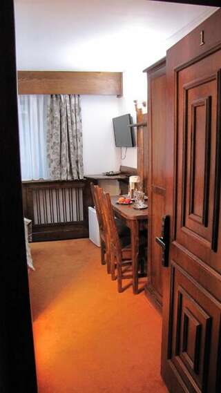 Отели типа «постель и завтрак» Vila Elitte Predeal Предял Небольшой двухместный номер с 1 кроватью-2